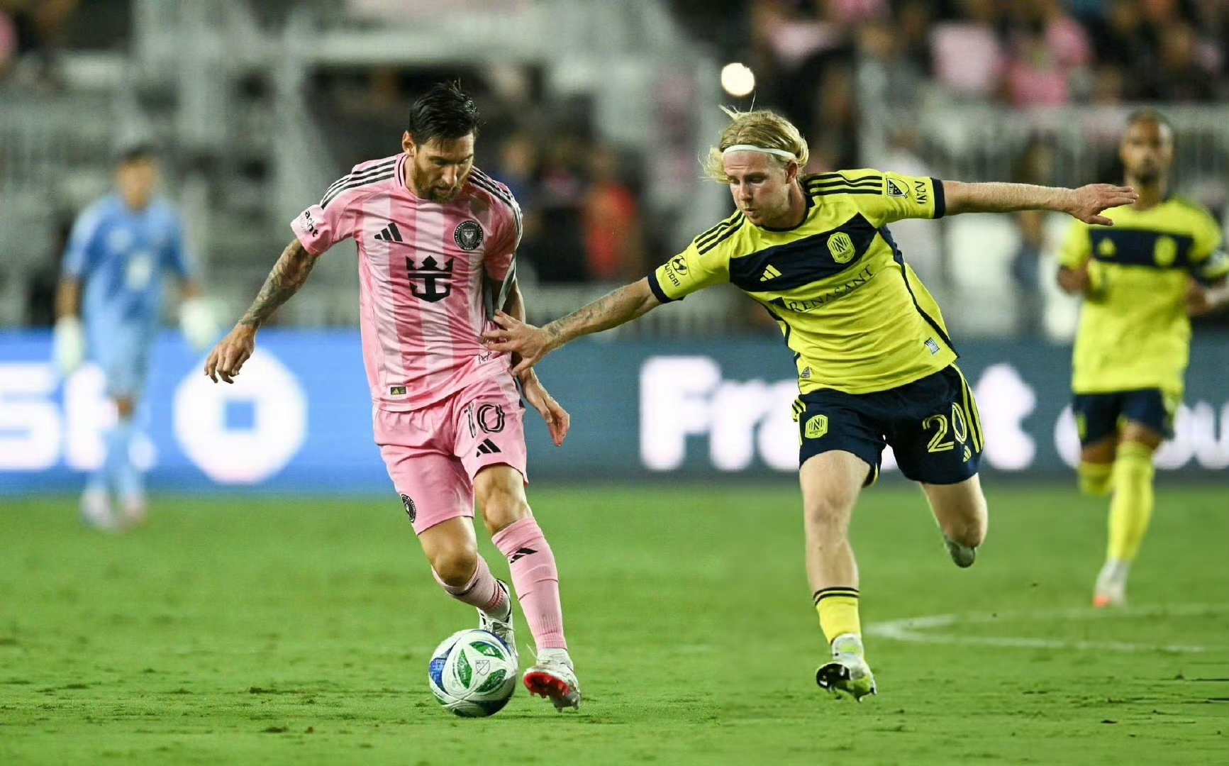 关于詹姆斯强势横扫梅西晋级半决赛，状态火热！的信息-九游体育下载app